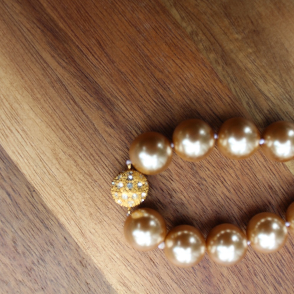 Champagne Shell Pearl Set - Picture 4 of 5